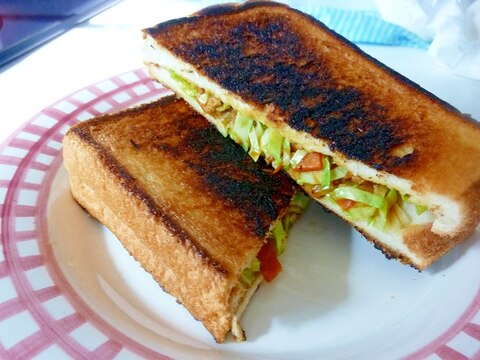 ☆フライパンで♪　カレーとキャベツのホットサンド☆